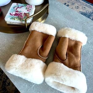 NWT UGG Fingerless Gloves